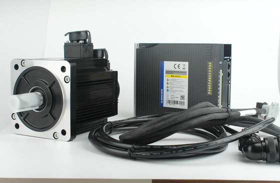 80MM 2.39N.M 750W CNCシステムのための運転者が付いている3段階ACサーボ モーター